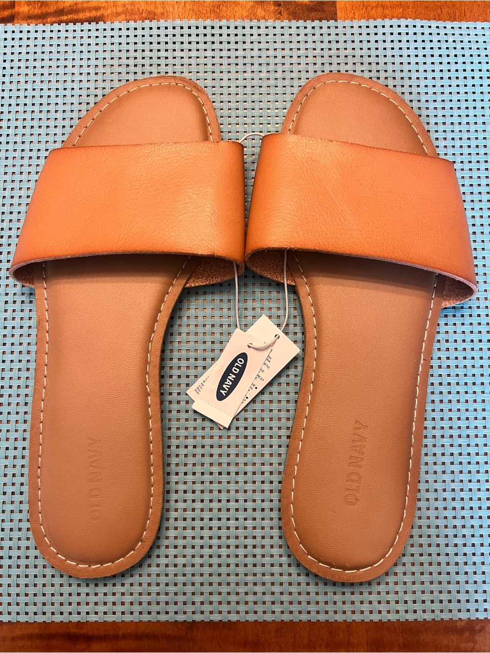 Old Navy Women's Cognac Slide Sandals - Picture 4 of 8